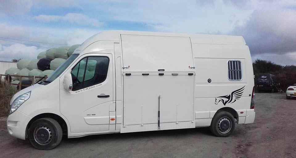 renault master horsebox conversion